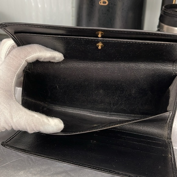 Louis Vuitton Black Epi Trifold Int'l Wallet Authentic Excellent Condition - Picture 5 of 7